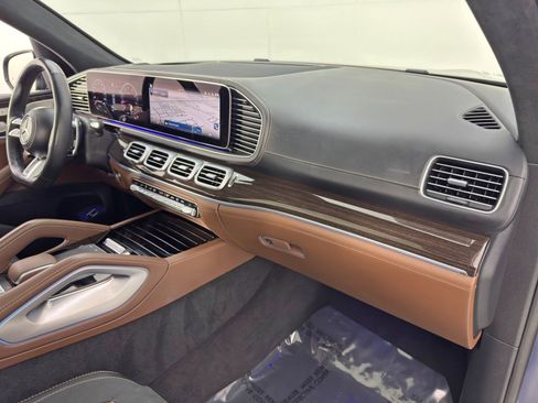 Used 2024 Mercedes-Benz GLS 63 AMG AMG GLS 63 image 15