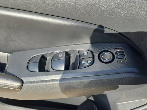 Used 2024 Nissan Altima 2.5 SV FWD image 26
