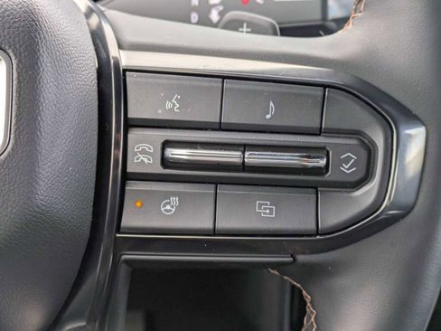 Used 2025 GMC Acadia AT4 w/ Luxury Package image 24