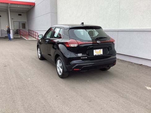 Used 2024 Nissan Kicks S image 12