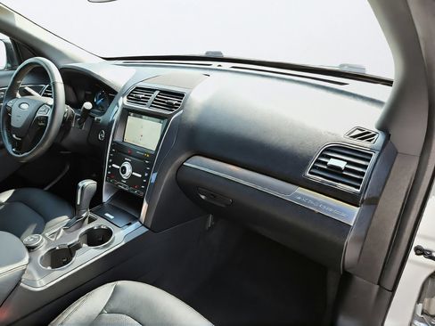 Used 2019 Ford Explorer Sport AWD/4WD image 28