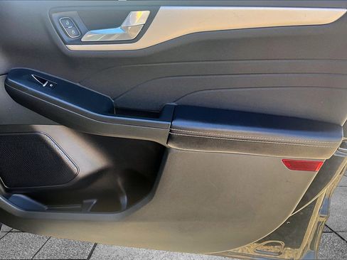 Used 2022 Ford Escape SEL image 15