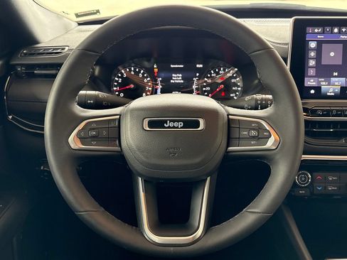 Used 2026 Jeep Compass Latitude AWD/4WD image 20