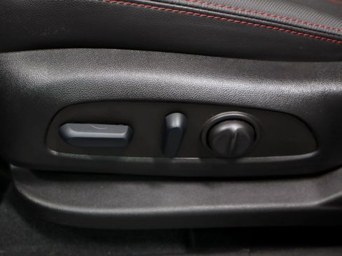 Used 2022 Chevrolet Equinox RS w/ Infotainment Package image 24