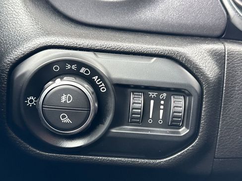 Used 2021 Jeep Gladiator Mojave w/ Cold Weather Group image 26