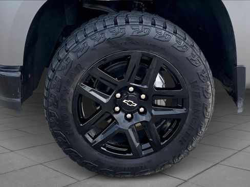 Used 2021 Chevrolet Silverado 1500 LT Trail Boss w/ Convenience Package II image 9