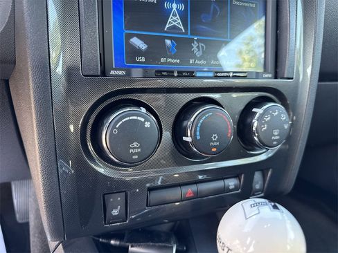 Used 2009 Dodge Challenger SRT8 image 18