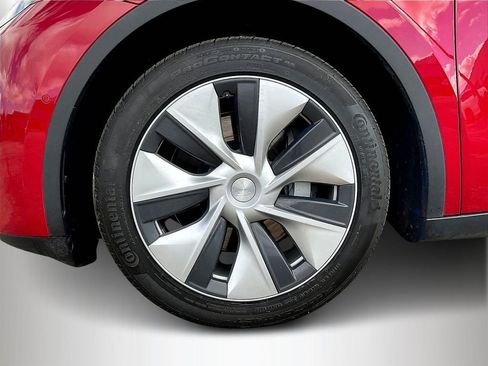 Used 2021 Tesla Model Y Long Range AWD/4WD image 33