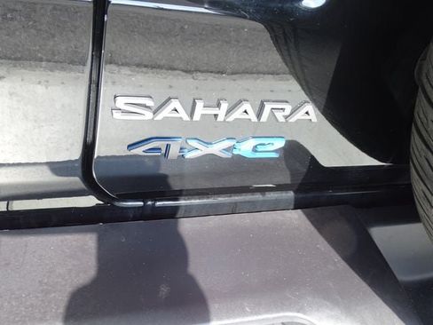 Certified 2025 Jeep Wrangler Unlimited Sahara AWD/4WD image 25