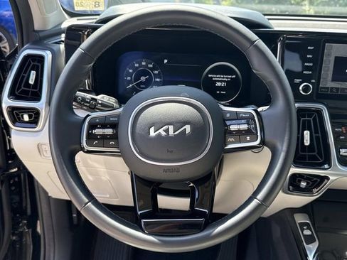 Used 2023 Kia Sorento SX AWD/4WD image 19