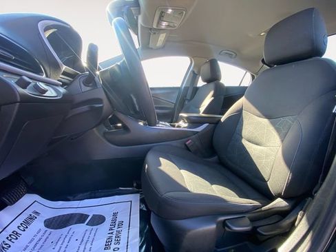 Used 2018 Chevrolet Volt LT image 9