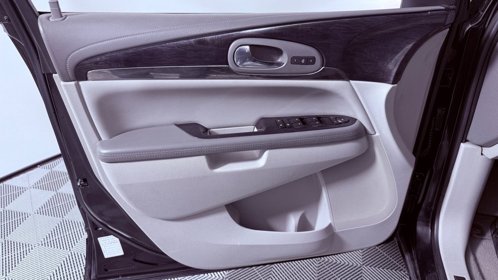 Used 2015 Buick Enclave Leather FWD image 8
