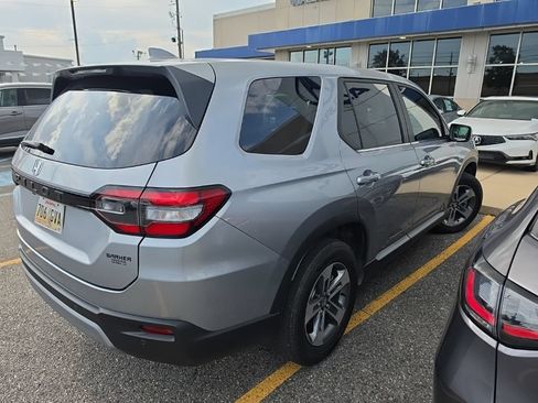 Used 2024 Honda Pilot EX-L image 4