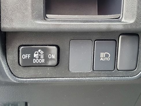 Used 2019 Toyota Tacoma SR5 image 8