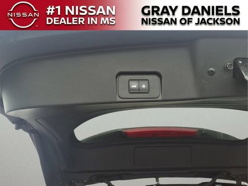 Used 2024 Nissan Rogue SV AWD/4WD image 10