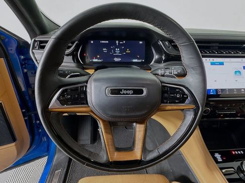 Used 2024 Jeep Grand Cherokee Summit AWD/4WD image 11