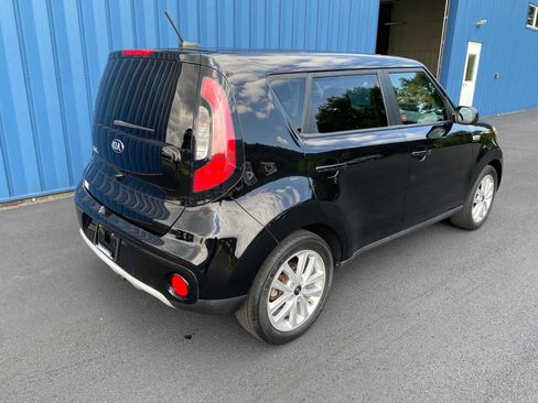 Used 2019 Kia Soul + image 4