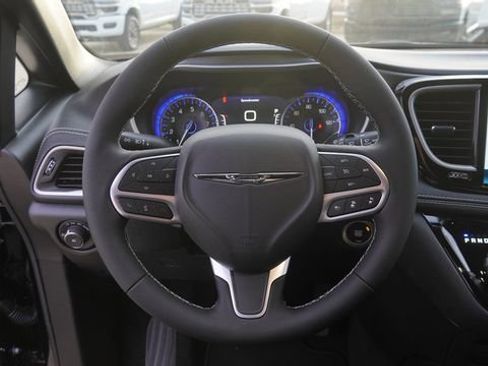 New 2026 Chrysler Pacifica Select image 26