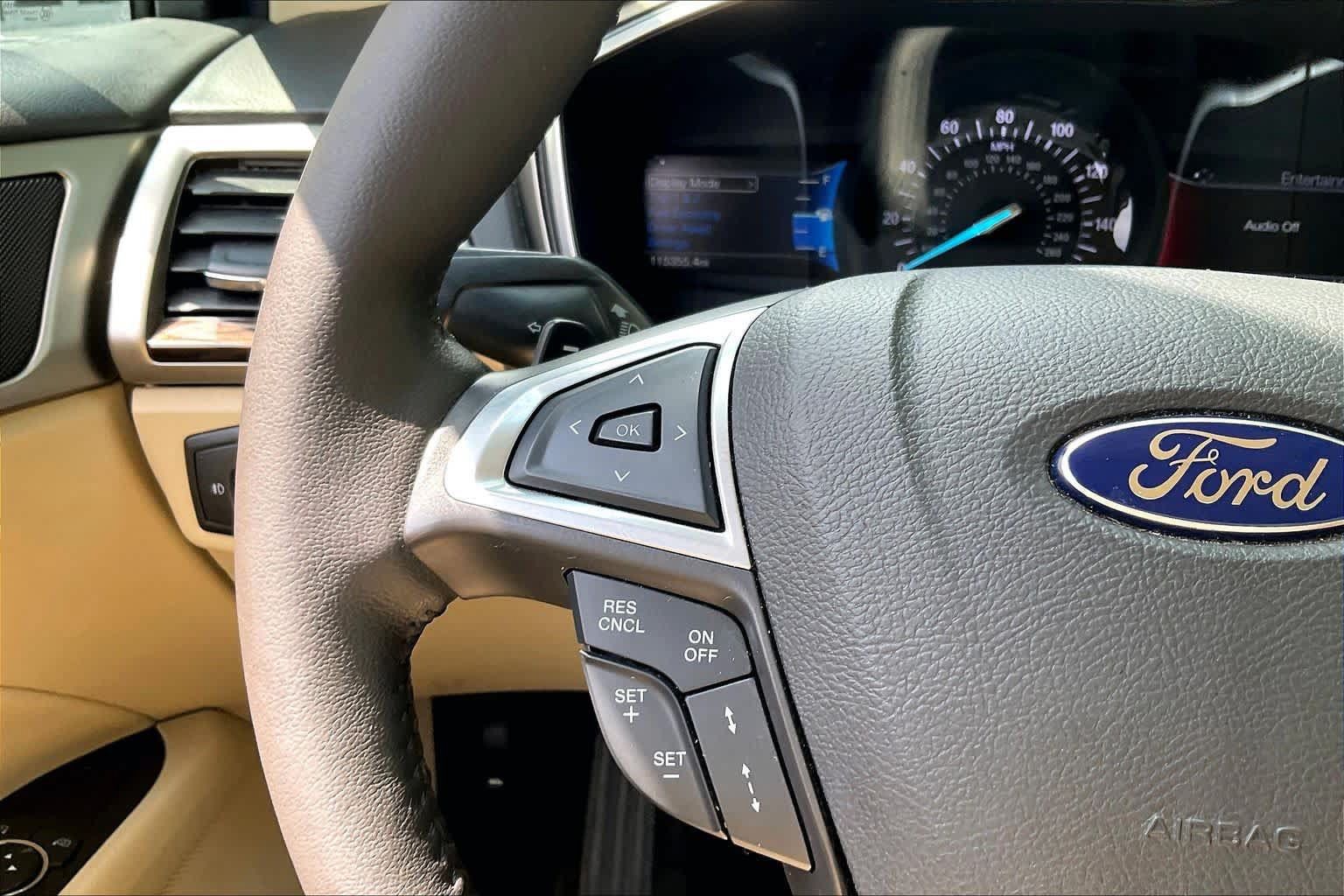 Used 2016 Ford Fusion SE w/ Equipment Group 202A AWD/4WD image 24