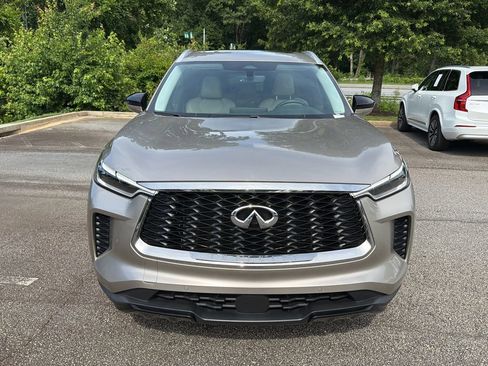Used 2023 INFINITI QX60 Luxe w/ Cargo Package FWD image 2