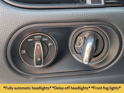 Used 2021 Porsche Macan image 11