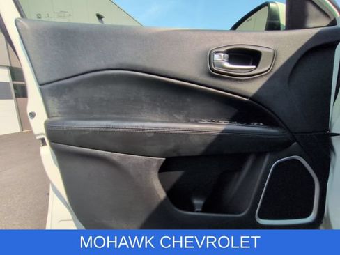 Used 2019 Jeep Compass Latitude AWD/4WD image 23