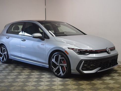 New 2025 Volkswagen GTI SE image 2
