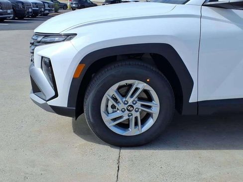New 2026 Hyundai Tucson SE image 11