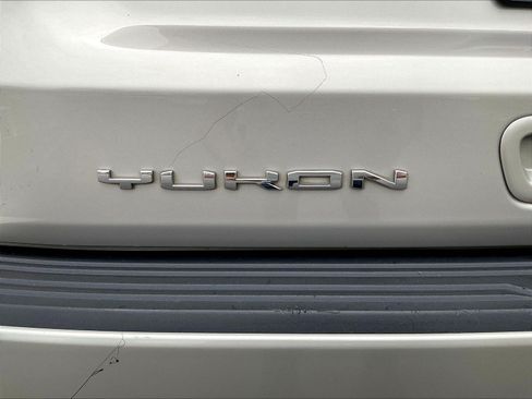 Used 2023 GMC Yukon SLT AWD/4WD image 24