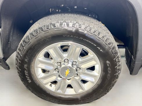 Used 2025 Chevrolet Silverado 3500 High Country w/ High Country Premium Package AWD/4WD image 13