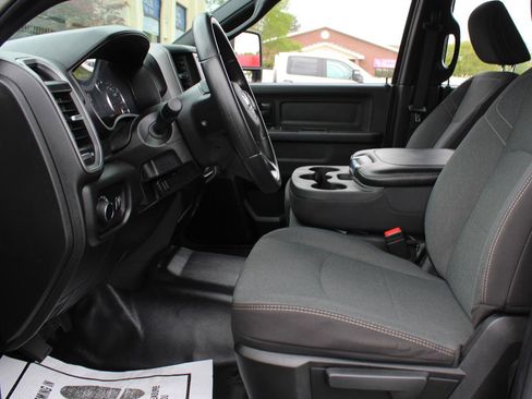 Used 2024 RAM 3500 Tradesman w/ Chrome Appearance Group image 21