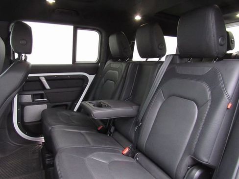 Used 2024 Land Rover Defender 130 X-Dynamic SE AWD/4WD image 15