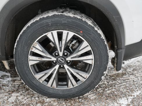 Certified 2023 Nissan Rogue SV image 15