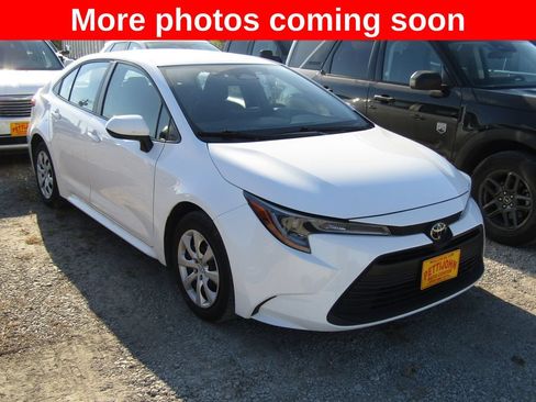Used 2025 Toyota Corolla LE FWD image 7