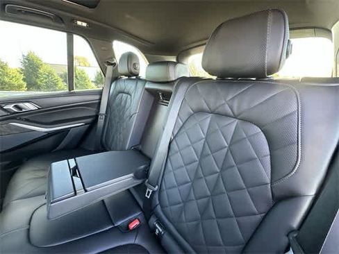Used 2025 BMW X5 xDrive40i w/ Climate Comfort Package image 16