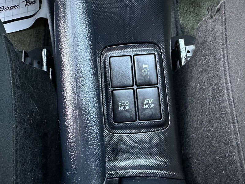 Used 2017 Toyota Prius C Two FWD image 19