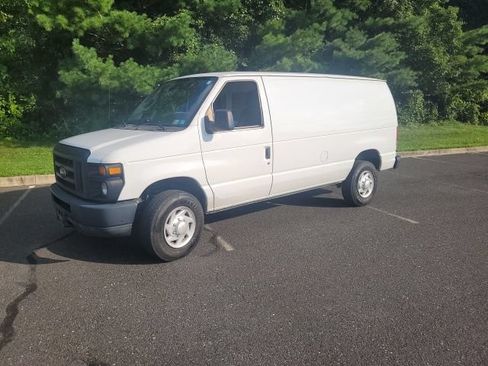 Used 2014 Ford E-350 and Econoline 350 Super Duty RWD image 2