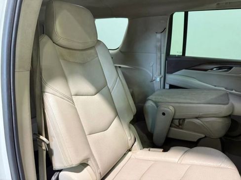 Used 2015 Cadillac Escalade ESV Luxury image 27