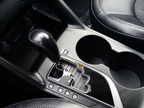 Used 2011 Hyundai Tucson GLS image 16