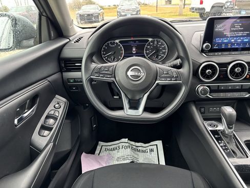 Used 2024 Nissan Sentra SV image 8