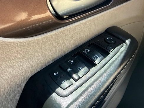 Used 2023 Chrysler Voyager LX FWD image 31
