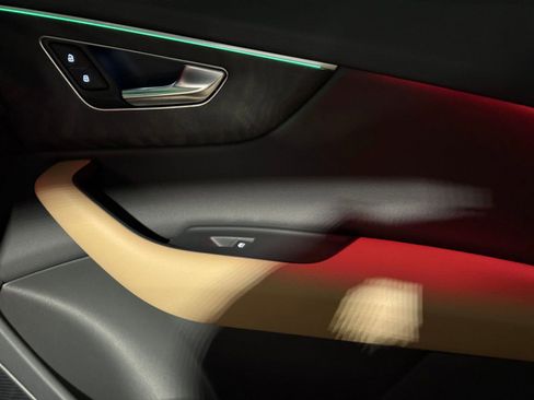 Certified 2025 Audi Q7 2.0T Premium w/ Convenience Plus Package image 18