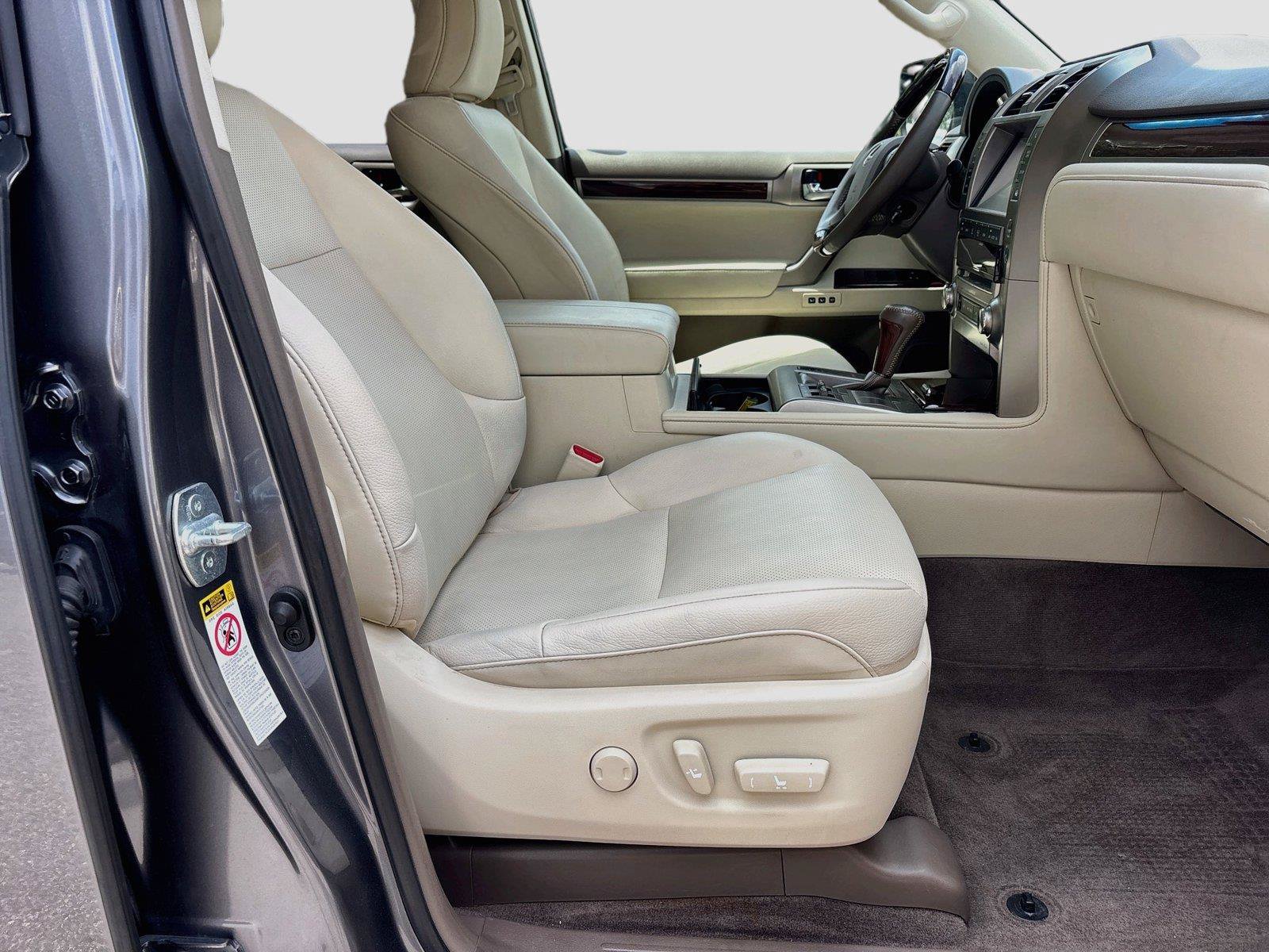 Used 2019 Lexus GX 460 Premium w/ Premium Package AWD/4WD image 25
