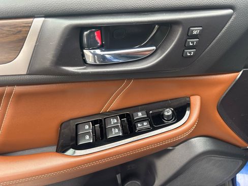 Used 2017 Subaru Outback 2.5i Touring image 10