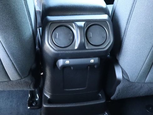 Used 2024 Jeep Wrangler Unlimited w/ Convenience Group AWD/4WD image 33