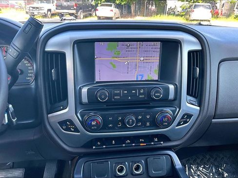 Used 2015 GMC Sierra 1500 SLT w/ Driver Alert Package AWD/4WD image 8