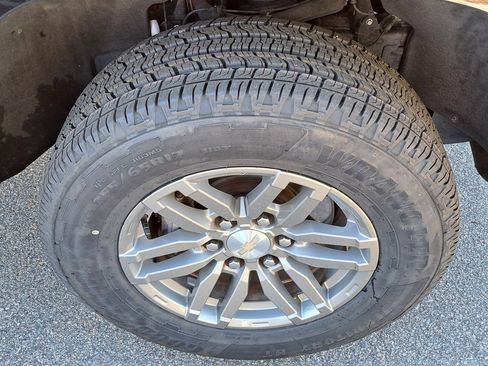 Used 2024 Chevrolet Colorado LT w/ LT Convenience Package II image 31