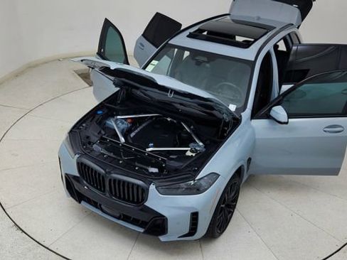 Used 2025 BMW X5 xDrive40i w/ M Sport Package image 89