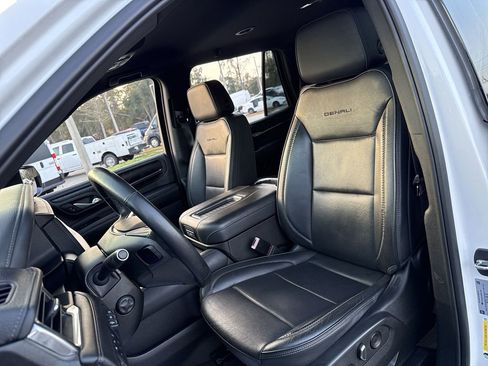 Used 2023 GMC Yukon Denali image 11