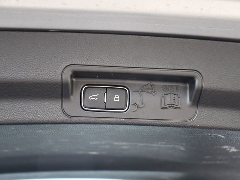 Used 2023 Ford Explorer XLT w/ Equipment Group 202A AWD/4WD image 21